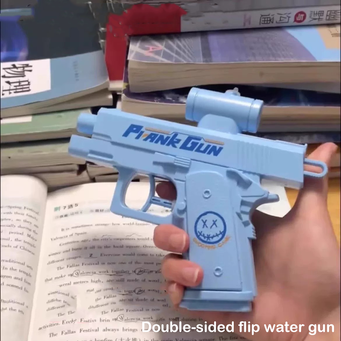 Creative double-sided reverse water spray gun